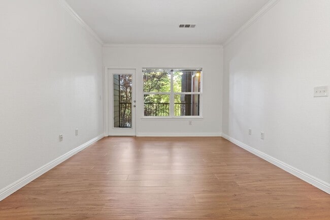 Building Photo - 2 bed 2 bath condo available in Antelope! ...
