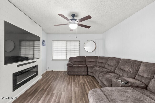 Foto del edificio - 13185 1/2 Bromont Ave