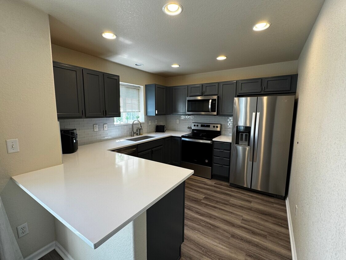 Foto principal - 3660 W 25th St