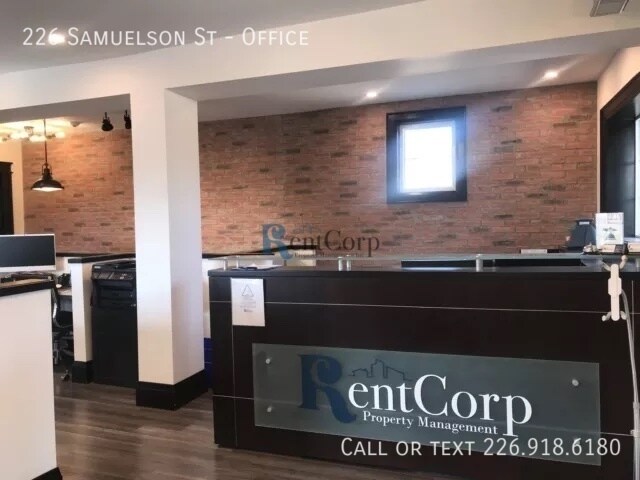 Building Photo - 226 Samuelson St