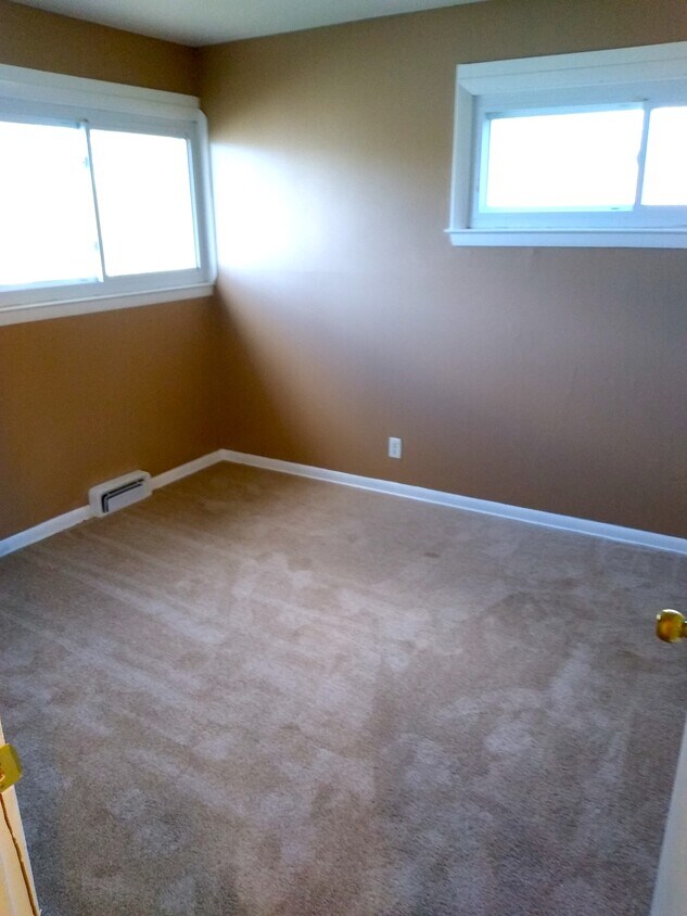 Primary Photo - Wonderful Racine 3BR single family home