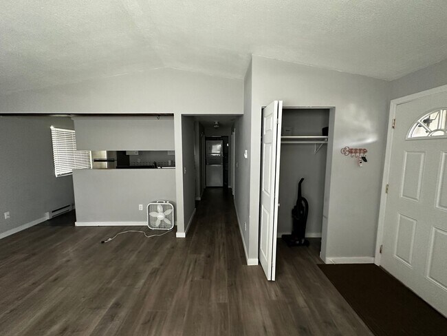 Foto del edificio - 308 E Weile Ave