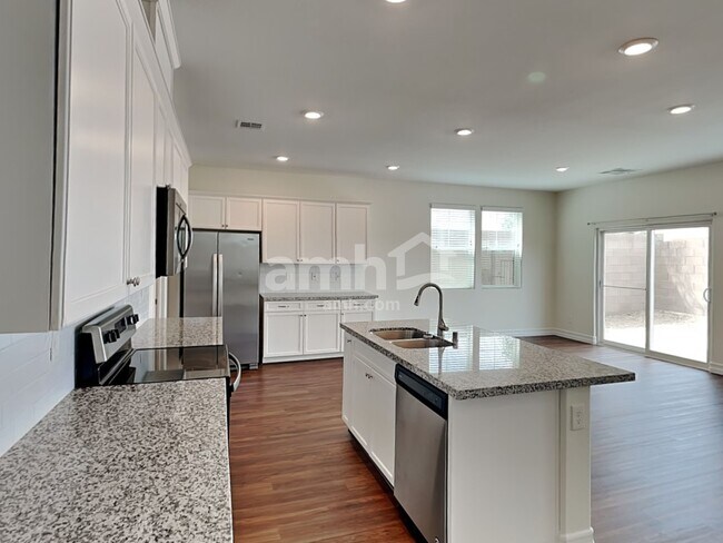 Foto del edificio - 6106 W Haleh Ave