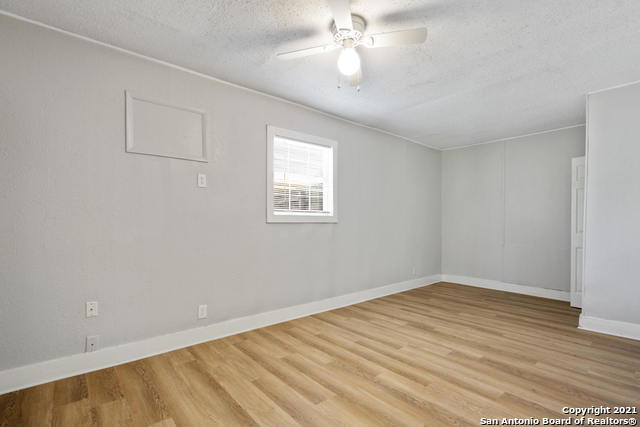 Building Photo - 8219 Glen Lark