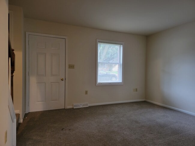 Building Photo - 119 Tom Ave