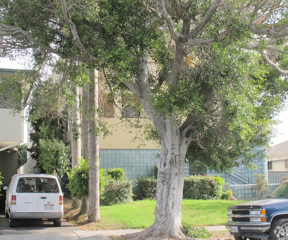 Foto del edificio - 4720 S Slauson Ave