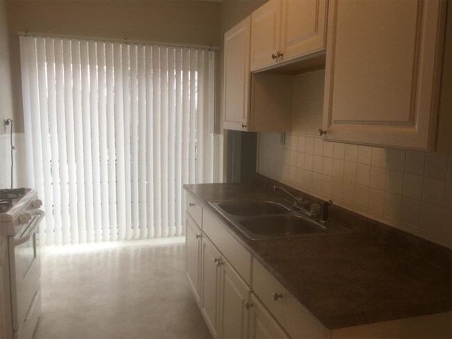 Building Photo - The Bryant Place Apartments - 334-7