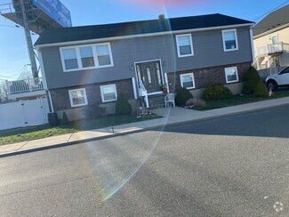 Building Photo - 60 Cecilian Ave