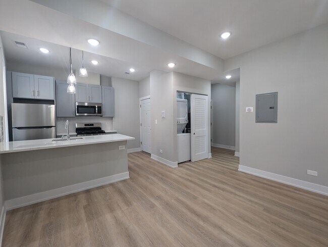 Foto del edificio - 423 W Belden Ave
