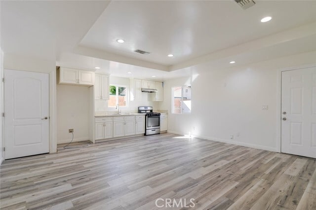Building Photo - 11246 Saticoy St