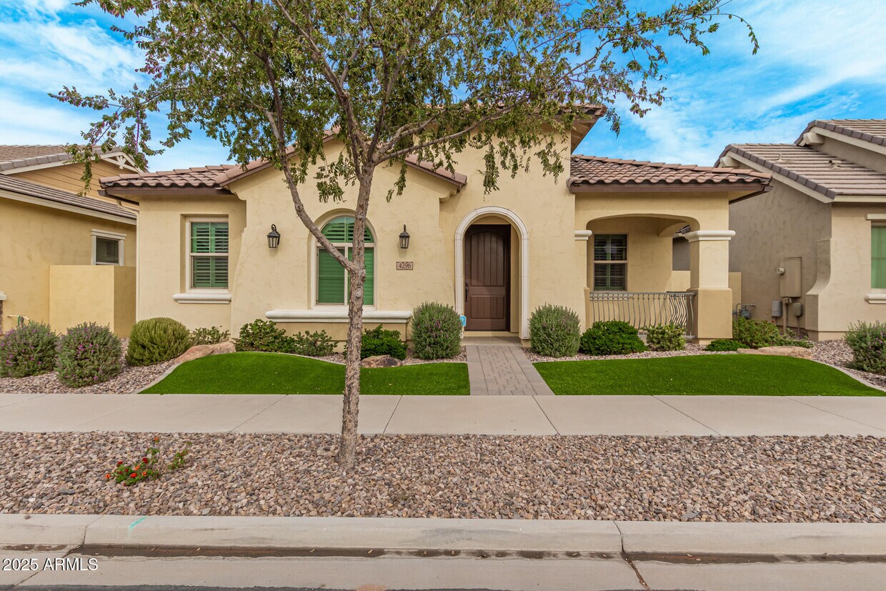 Foto principal - 4296 E Cynthia St