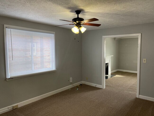 Building Photo - 305 Woodland
