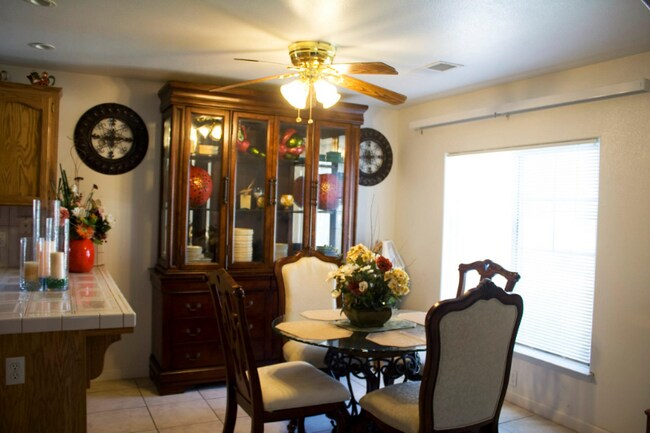 Building Photo - 124 E Main St