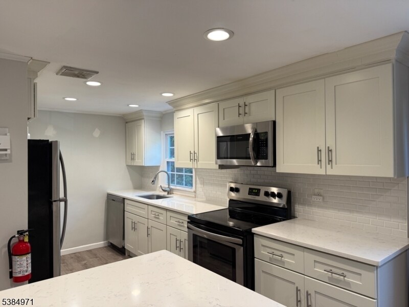 Foto principal - 200 N Lehigh Ave