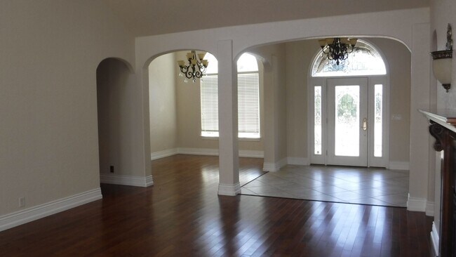 Building Photo - Beautiful Home near Harris Beach