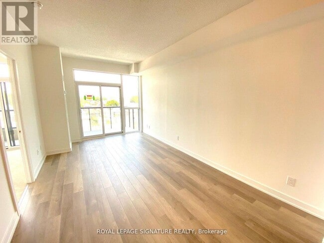 Photo du bâtiment - 1603 Eglinton Ave W