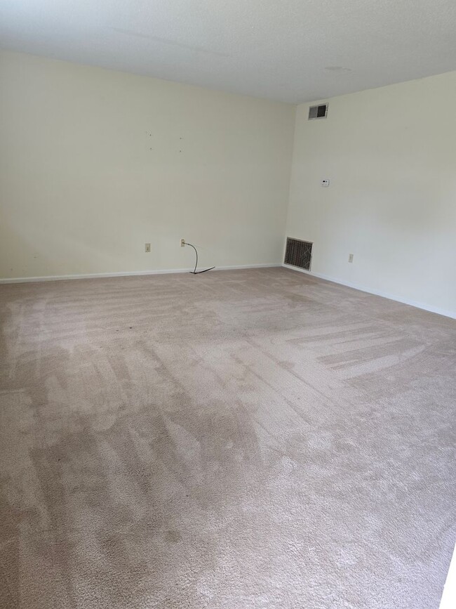 Building Photo - 2906-2908 N. Willowbrook