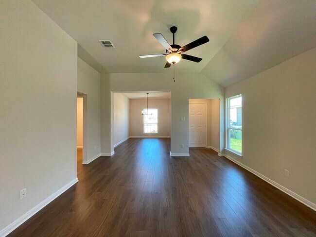 Building Photo - 3050 Dade Loop