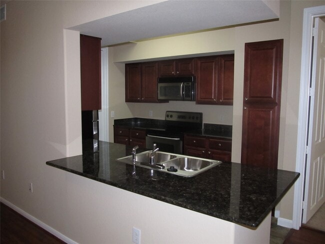 Building Photo - 7575 Kirby Dr