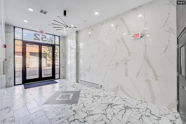 Building Photo - Crystal Cambridge