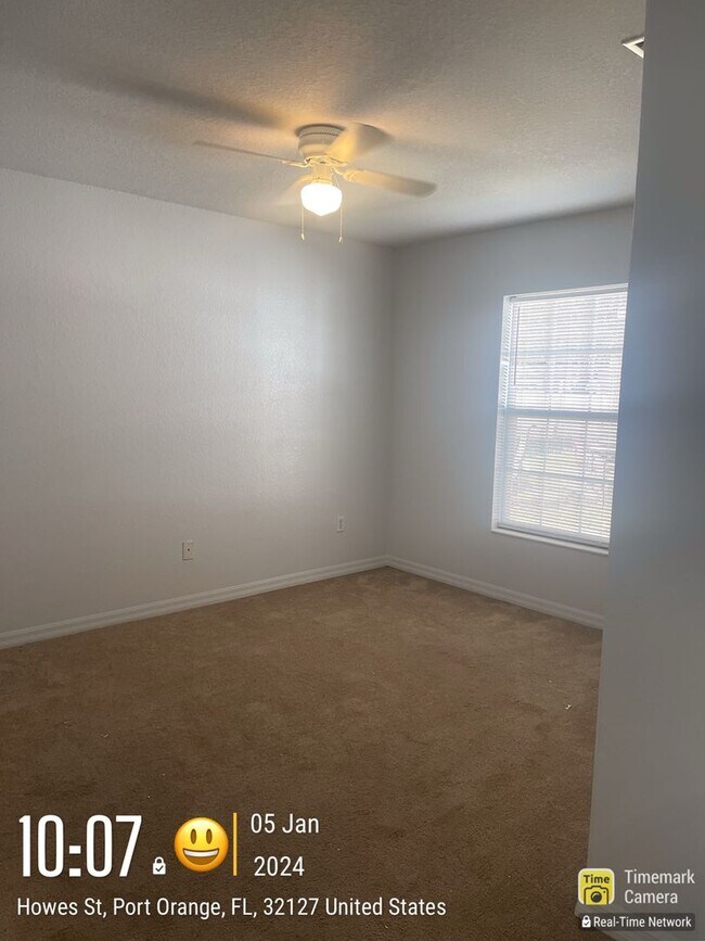 Building Photo - 3 bedroom, 2 bathroom Port Orange