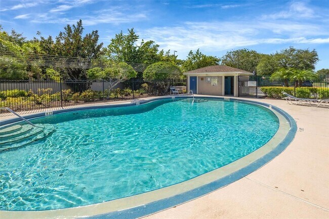 Foto del edificio - 6127 Bayside Key Dr