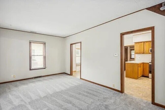 Building Photo - This beautiful two story home in Winfield ...