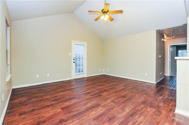 Building Photo - 2307 Pheasant Ln