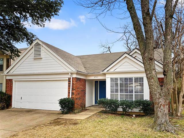 Building Photo - 2541 Dahlia Dr
