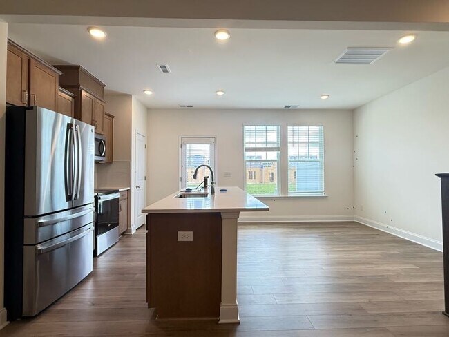 Foto del edificio - 3 Bedroom One Garage Single Family