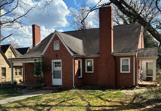 Building Photo - 815 W Johnson St