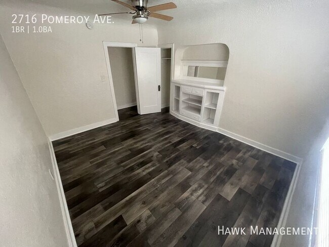 Foto del edificio - Charming Bright Spanish-style unit in Boyl...