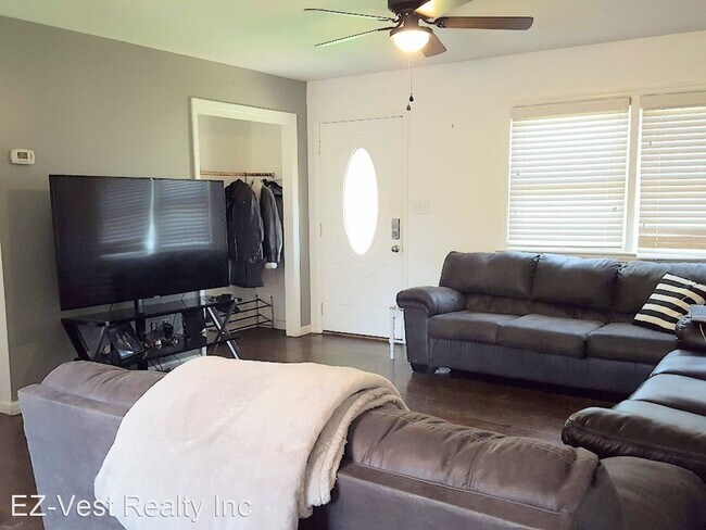 Building Photo - 3 br, 1 bath House - 725 Harpersville Rd