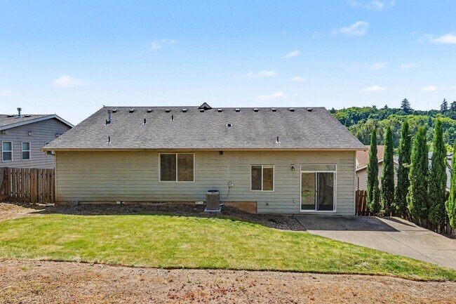Foto del edificio - 3 bed, 2 bath home in West Salem's Brush College neighborhood
