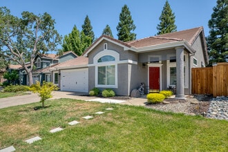 Building Photo - 15300 Medella Cir