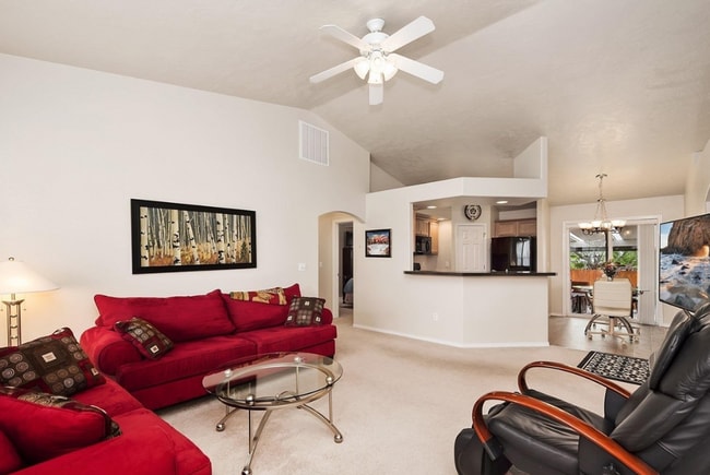 Building Photo - 1/2 OFF FIRST MONTHS RENT! Fantastic Home ...