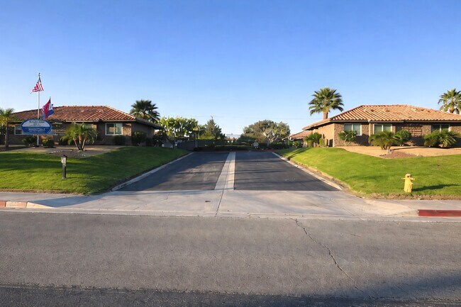 Foto del edificio - 79420 Avenue 42