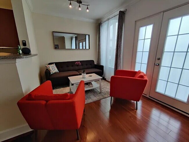 Foto del edificio - 300 E South St