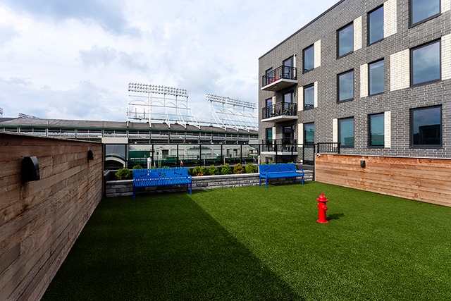 Building Photo - 1025 W Addison St