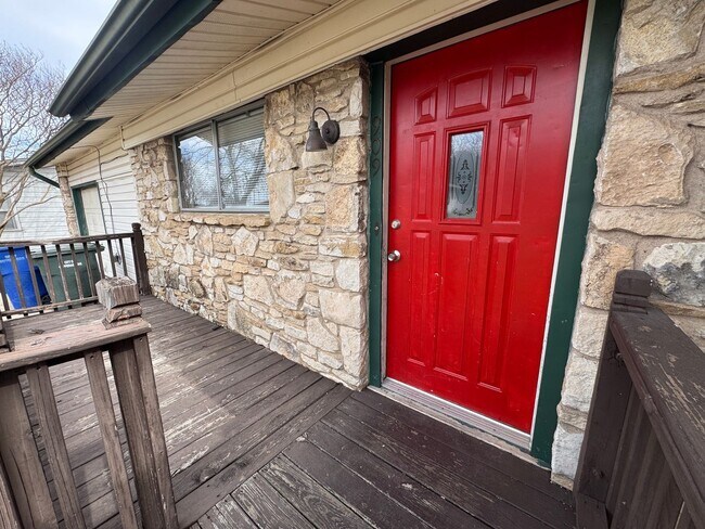 Building Photo - 360 Virtual Tour Available