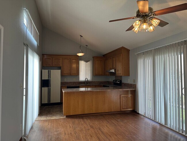 Foto del edificio - SAN JOSE - Beautifully updated home with p...