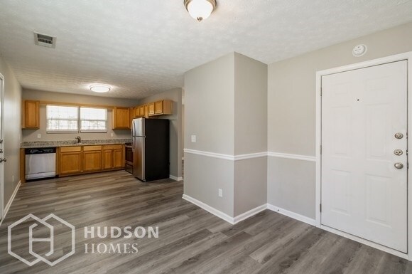 Building Photo - 101 Pin Oak Trail