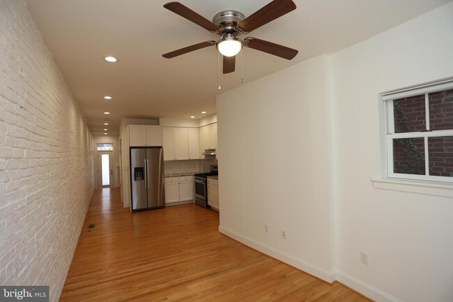 Building Photo - 3448 Roland Ave