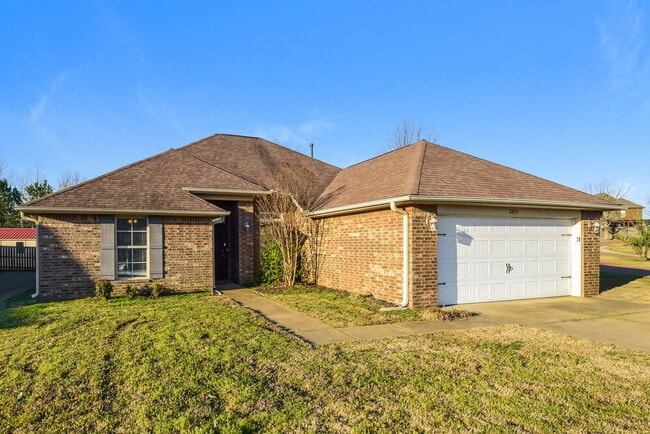 Building Photo - 2851 S Hartland