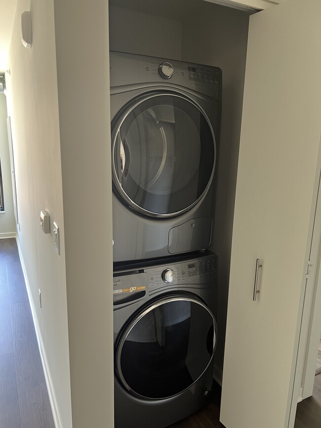 Front load washer & dryer - Vantage on the Park