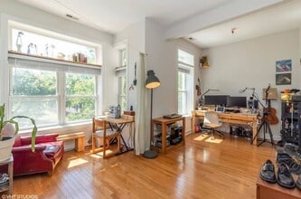 Building Photo - 3326 W Monroe St