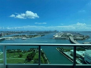 Building Photo - 900 Biscayne Blvd