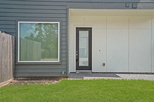 Building Photo - 5905 Haring Ln