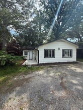 Building Photo - 1022 Givens Rd