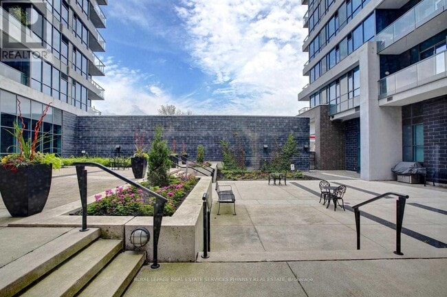 Building Photo - 1-1601 Hurontario St